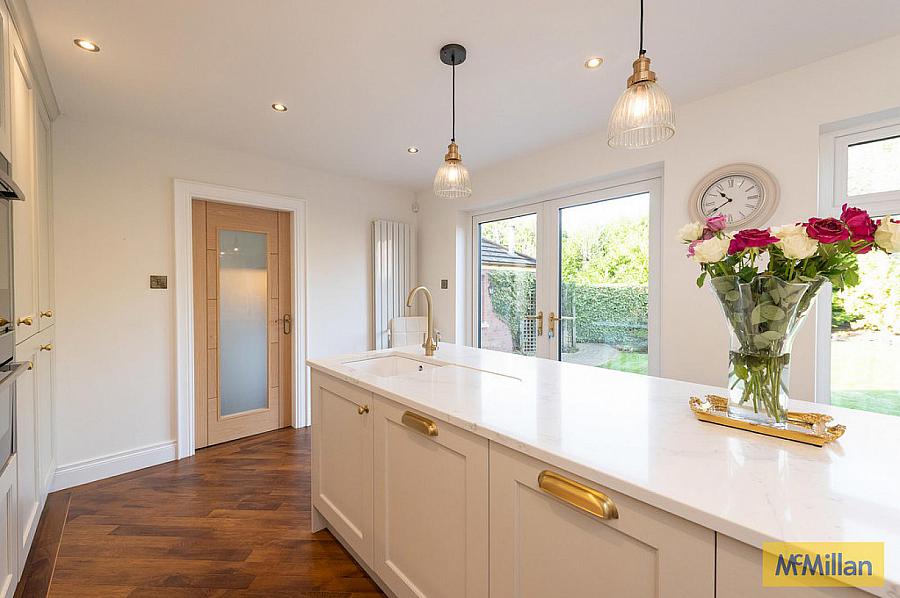 3 Abbeydene Manor