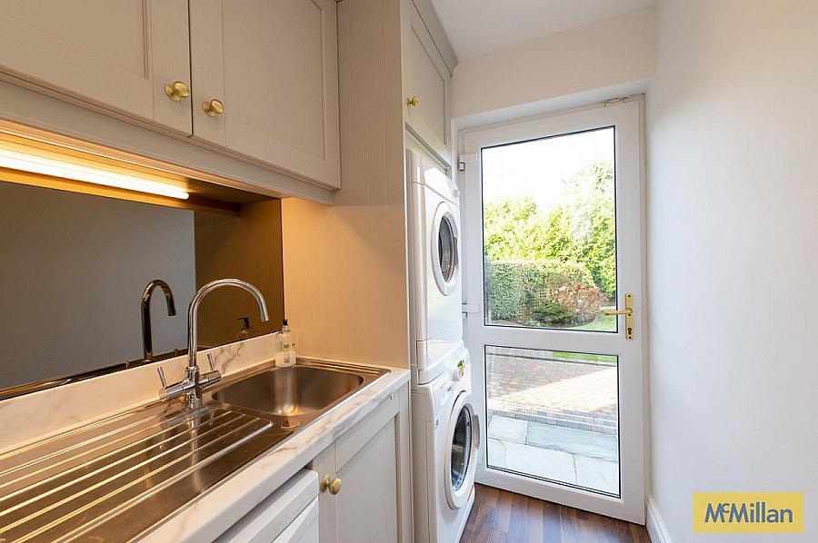 3 Abbeydene Manor