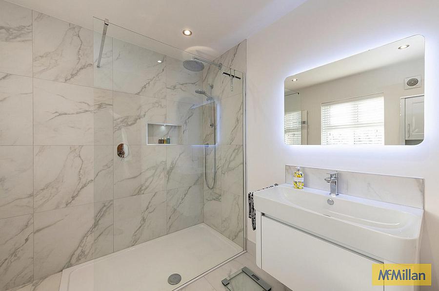 3 Abbeydene Manor