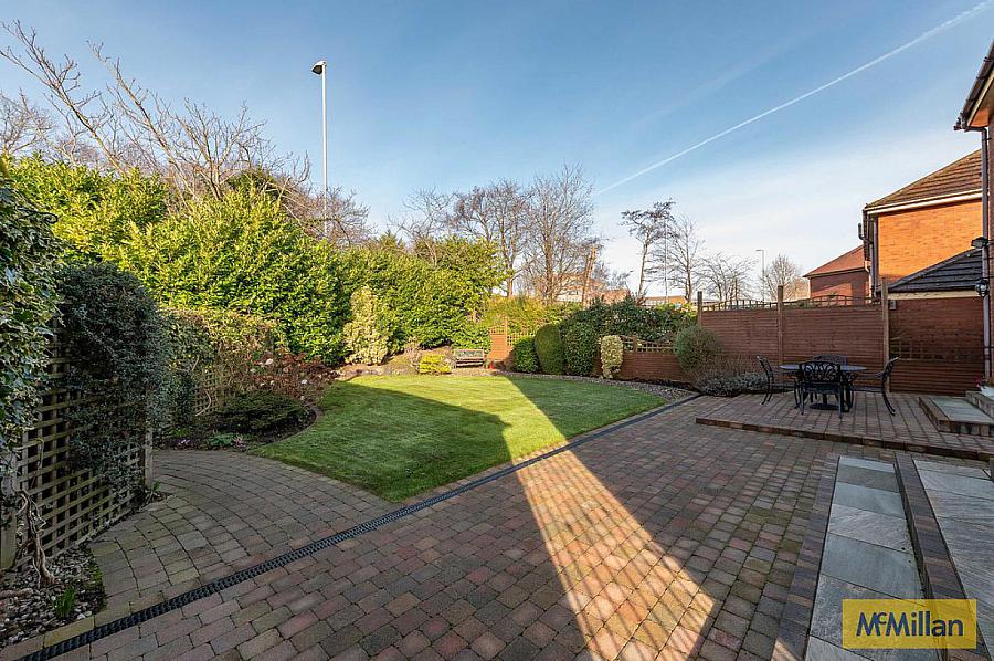 3 Abbeydene Manor