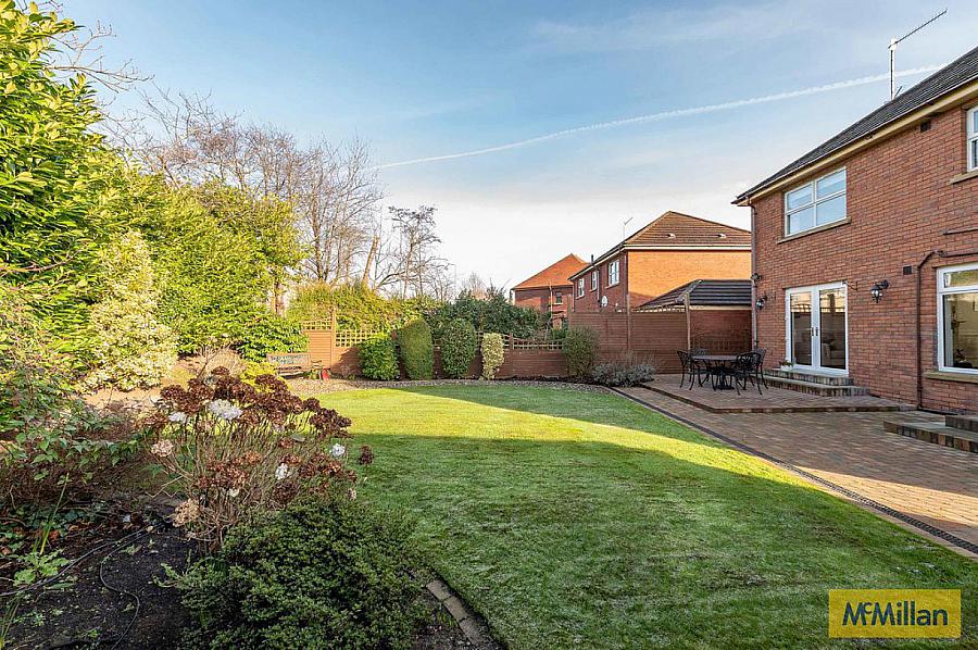 3 Abbeydene Manor