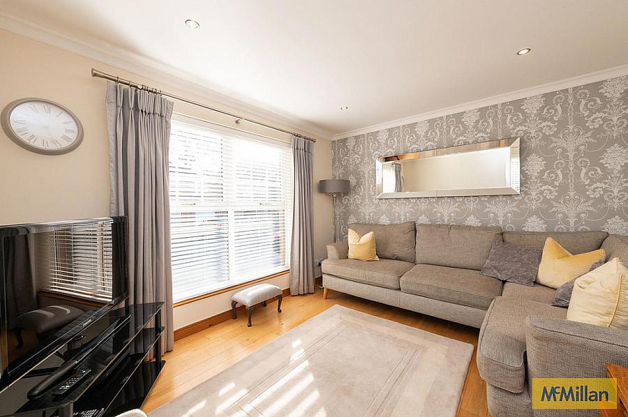 3 Abbeydene Manor