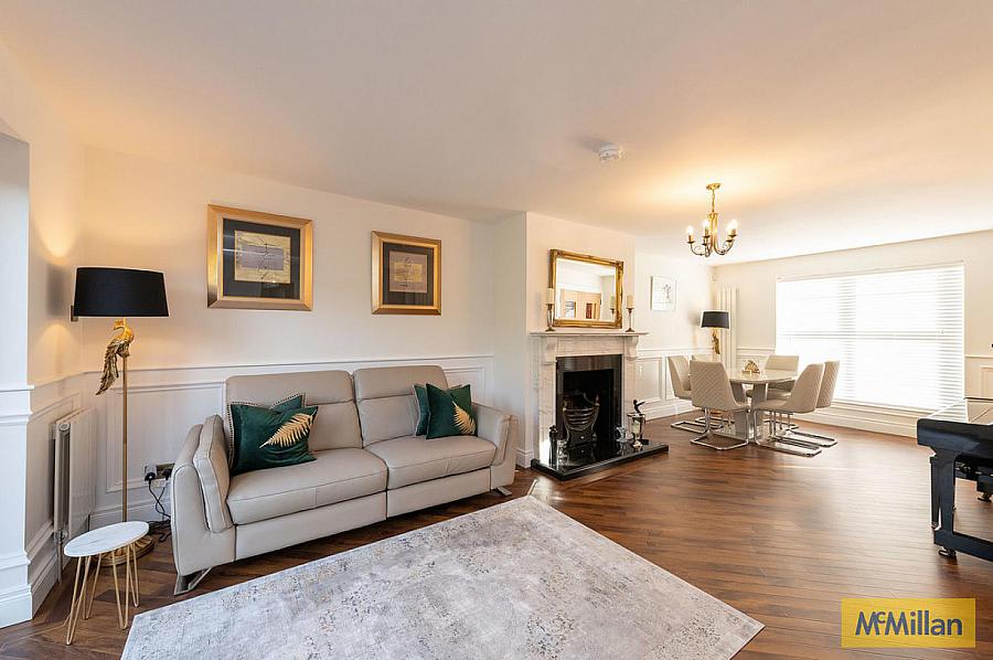 3 Abbeydene Manor