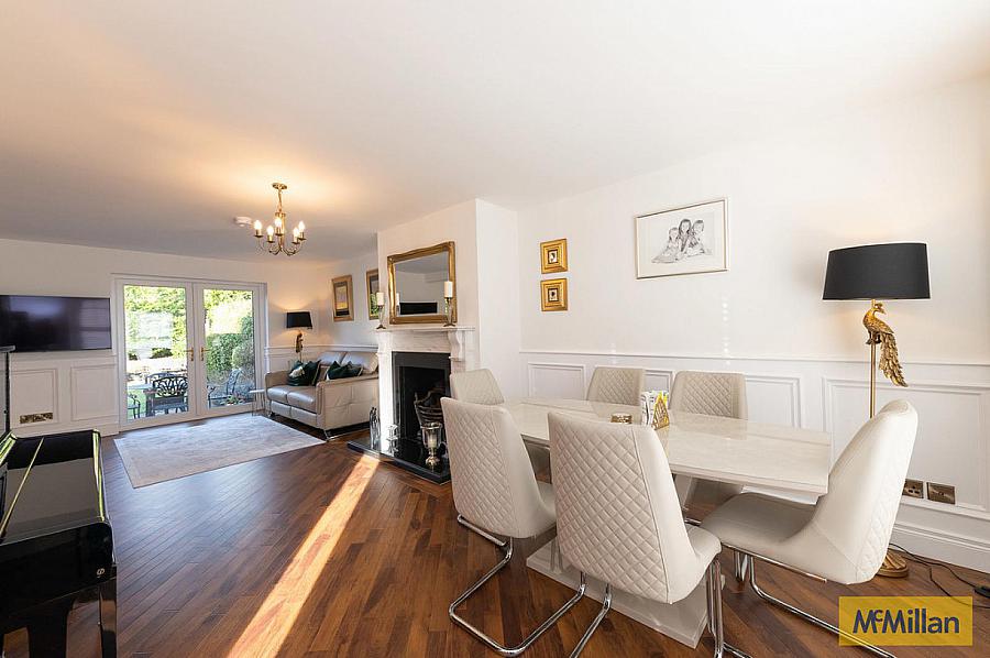 3 Abbeydene Manor