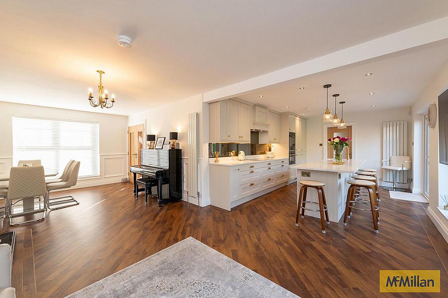 3 Abbeydene Manor