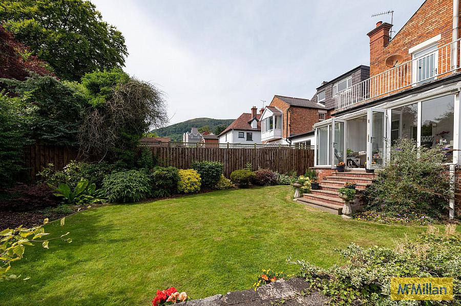 9 Downview Avenue
