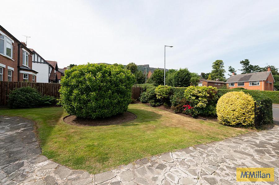 9 Downview Avenue