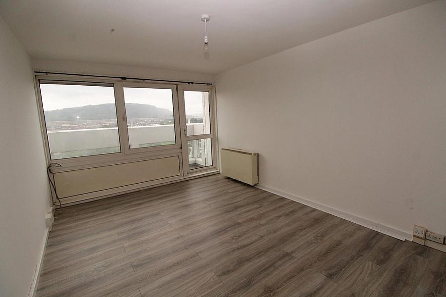 14a Woodland House