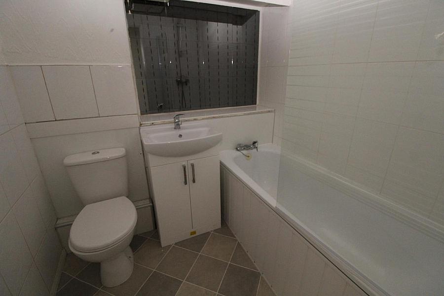 14a Woodland House