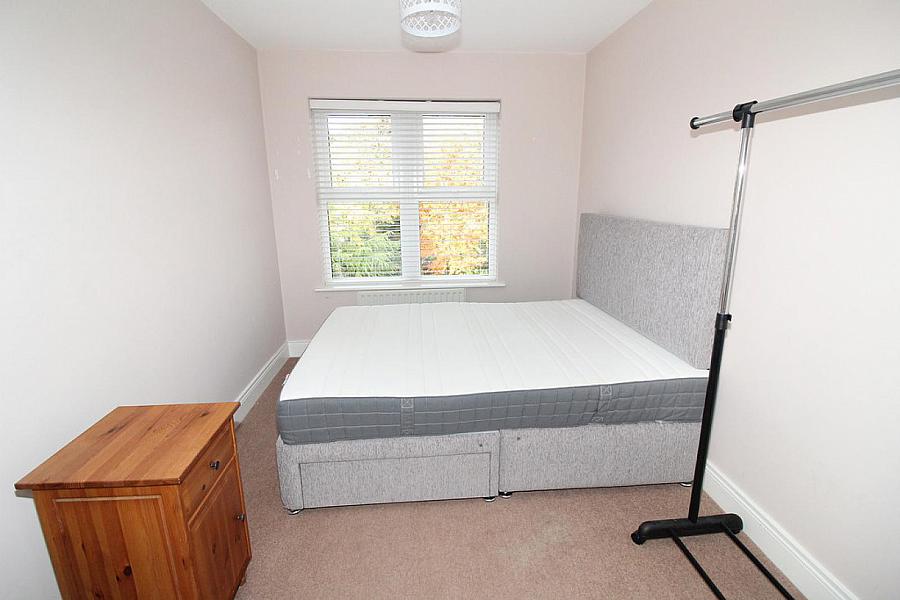 Apt 5, 18a Annadale Avenue