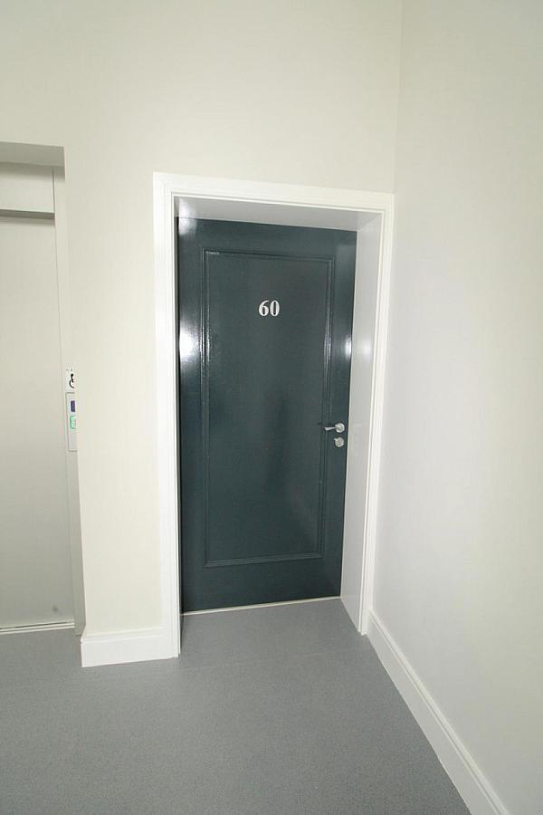 60 Loughshore Manor