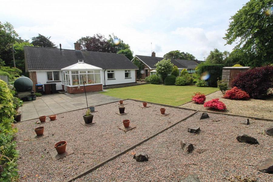 86 Old Manse Road