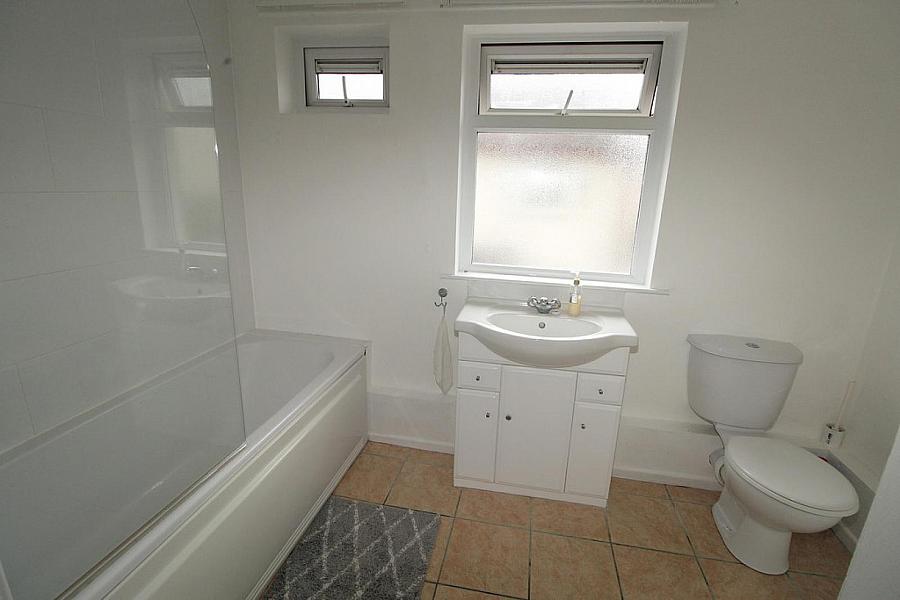 10E Woodland Crescent