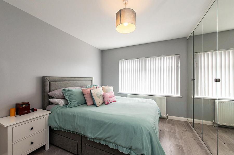 9 Swanston Gardens
