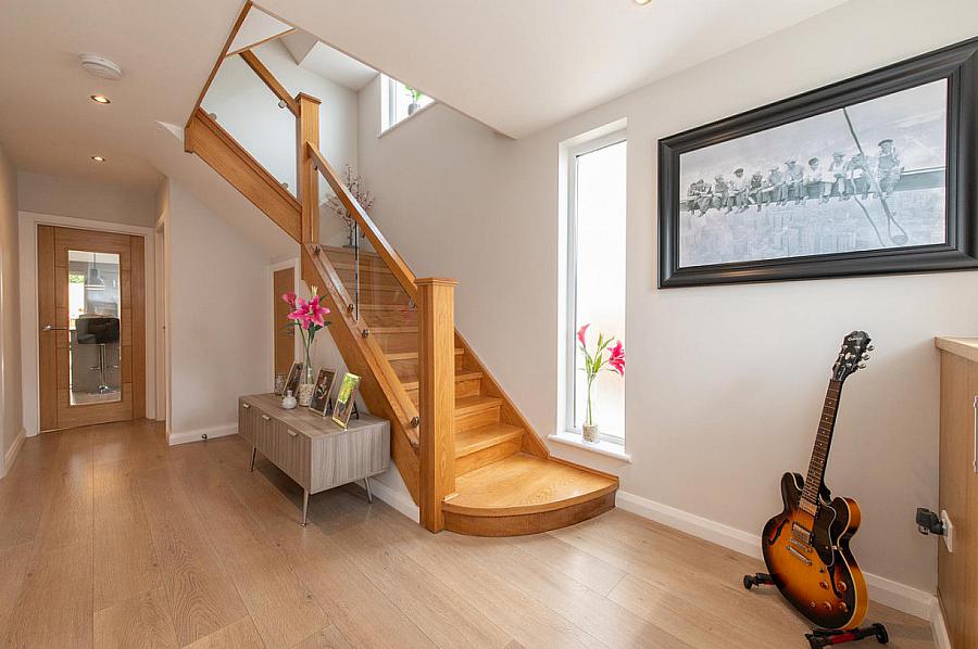 9 Swanston Gardens