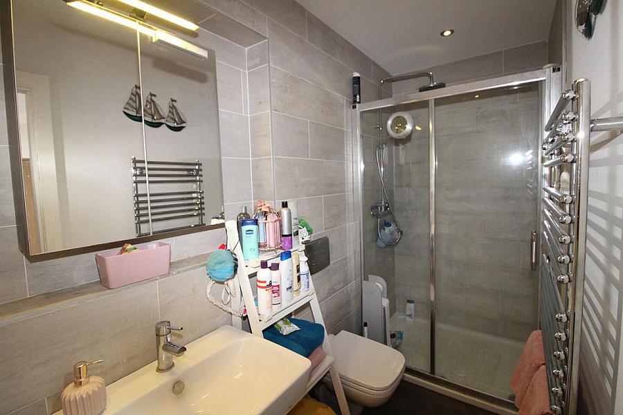 Apt 3, 5 Island Park