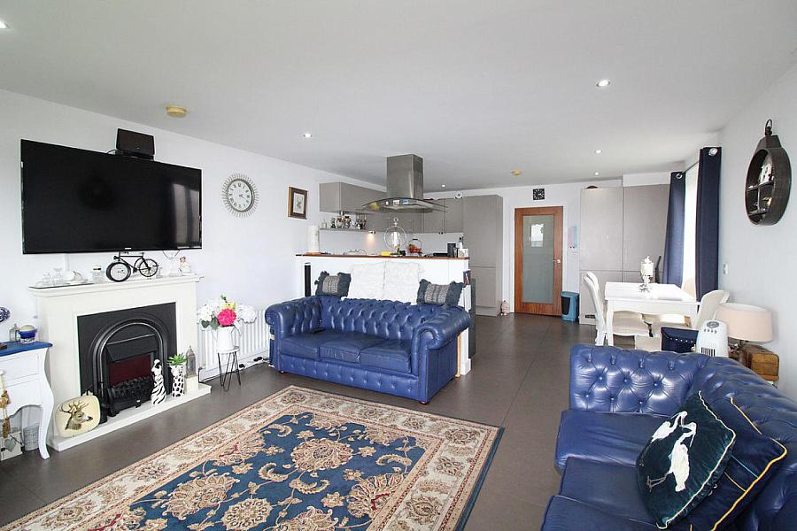 Apt 3, 5 Island Park