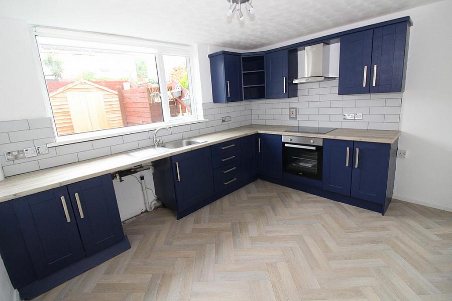 27 Lacken Walk