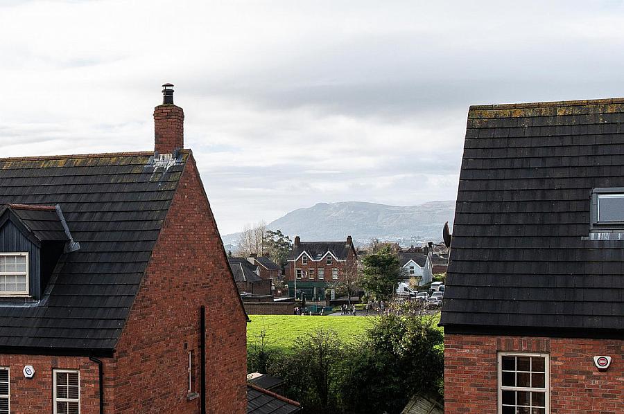6 The Cairn View