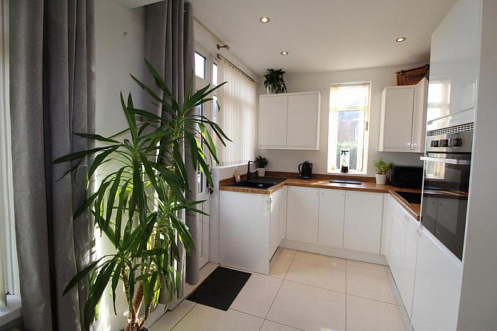 16 Skegoneill Avenue