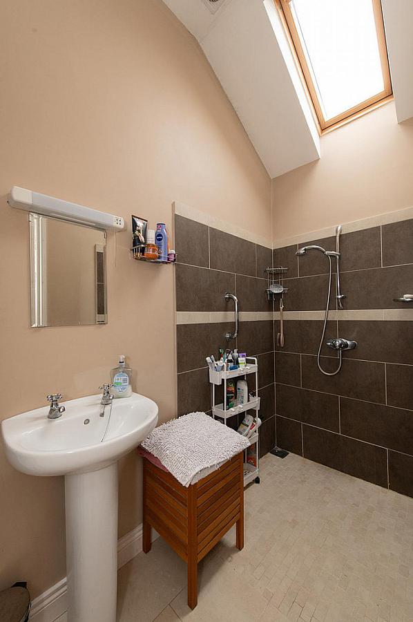16 Downview Avenue
