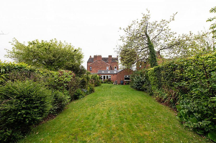 16 Downview Avenue