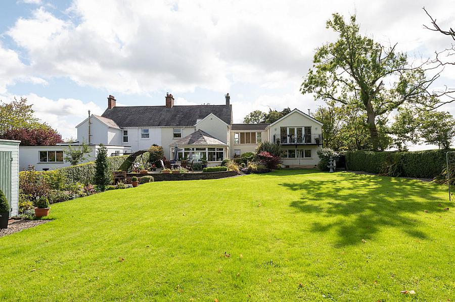 276 Upper Road