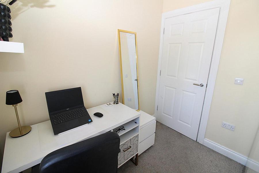 32 Hartley Hall Green