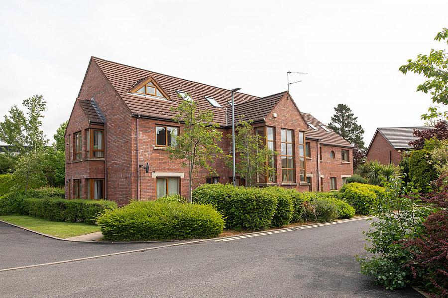 8 Spinnaker Court