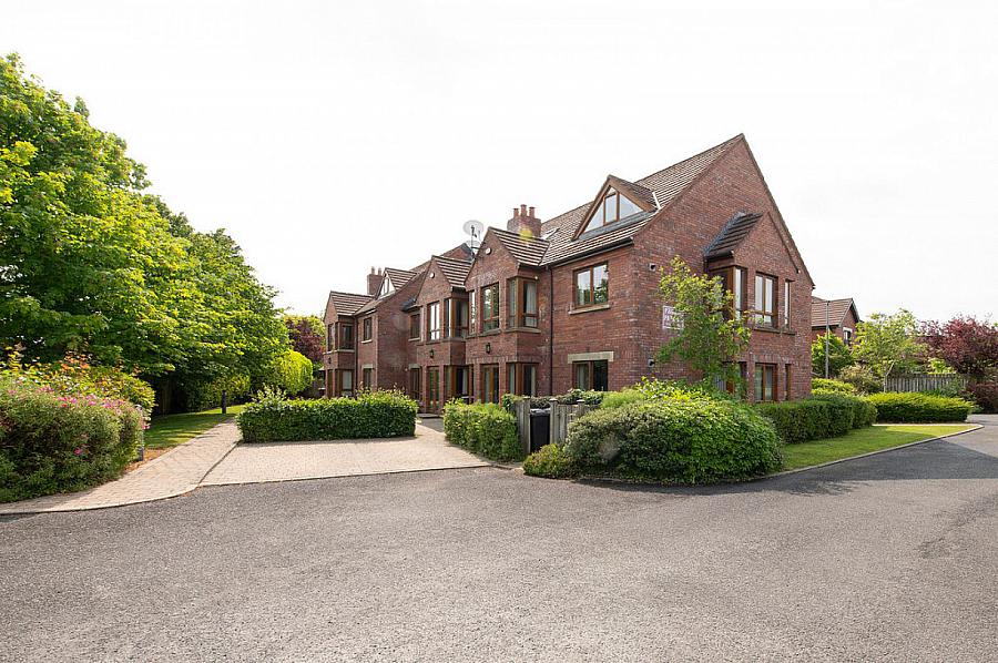 8 Spinnaker Court