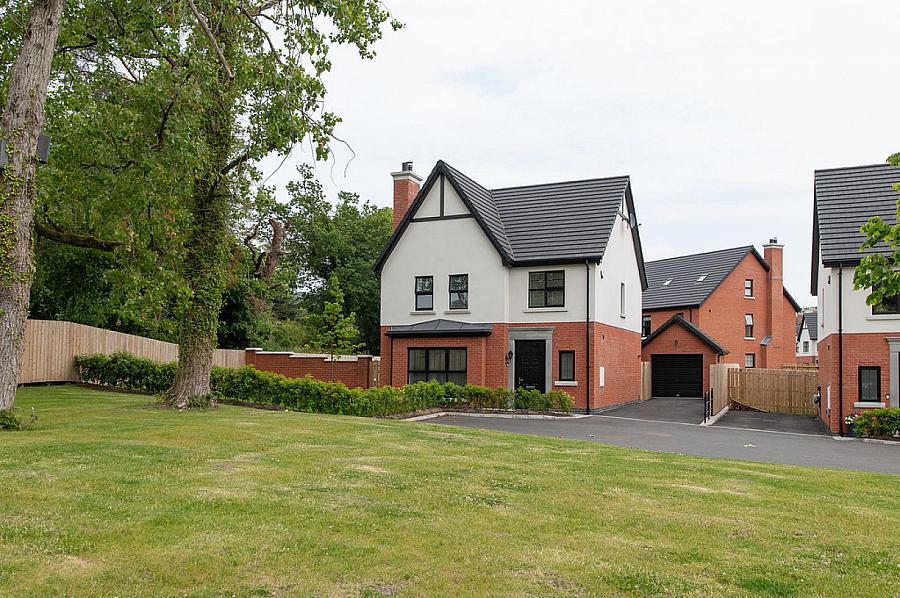 10 Oakfield Park Drive