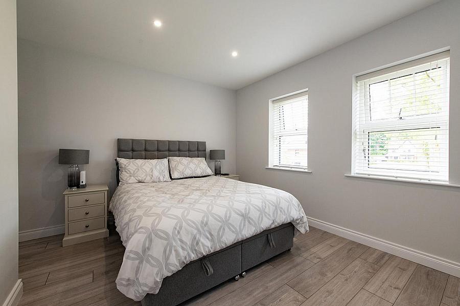 10 Oakfield Park Drive