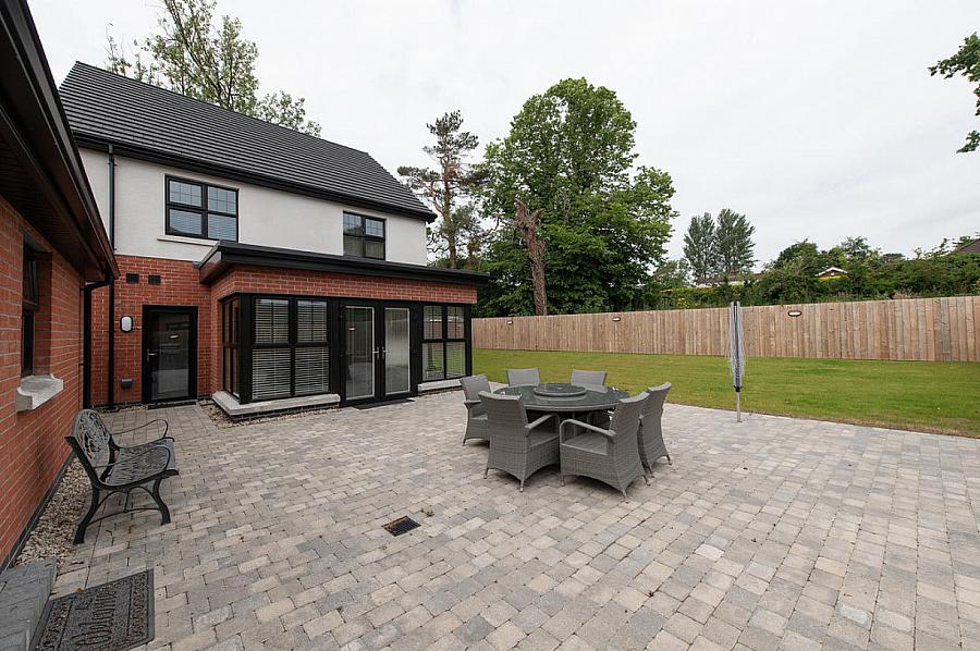 10 Oakfield Park Drive