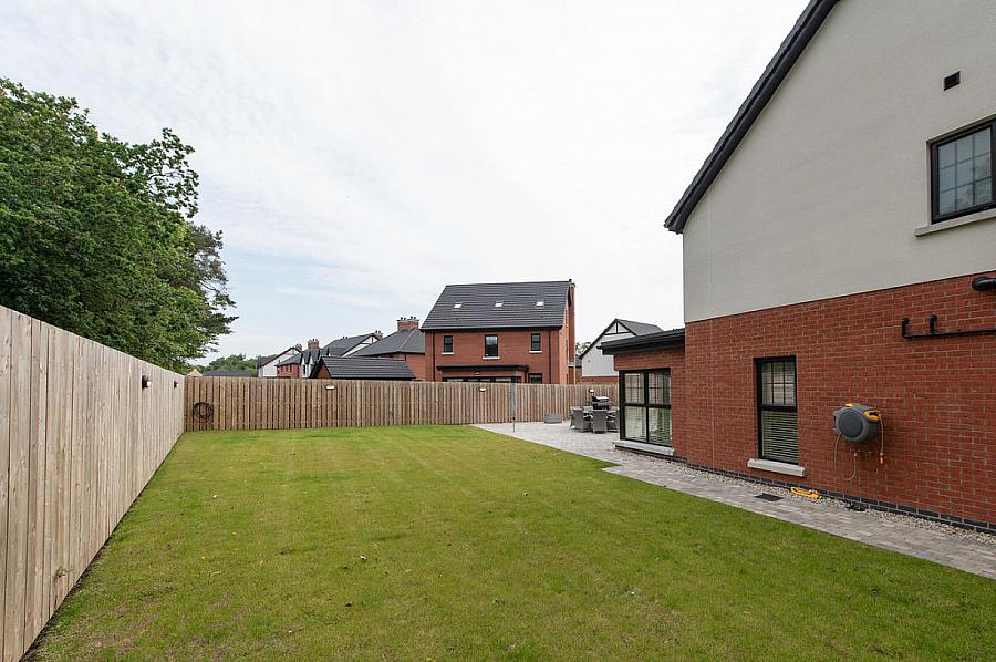 10 Oakfield Park Drive