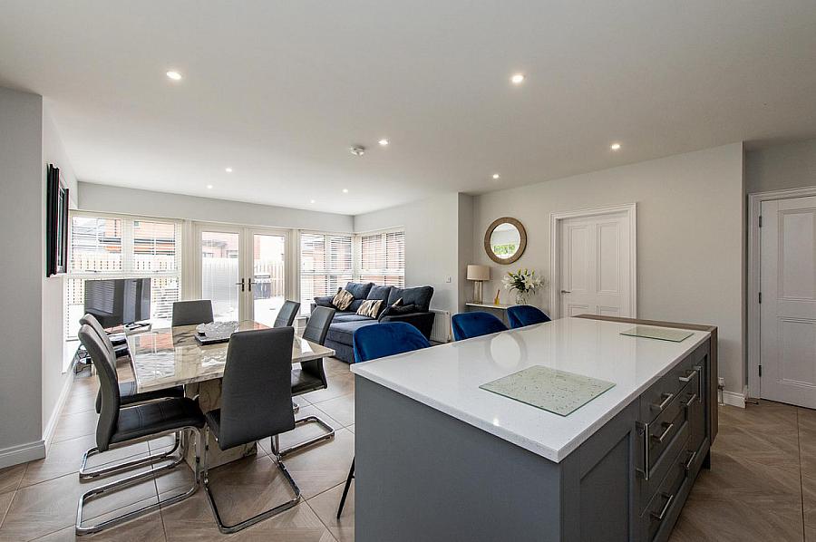 10 Oakfield Park Drive