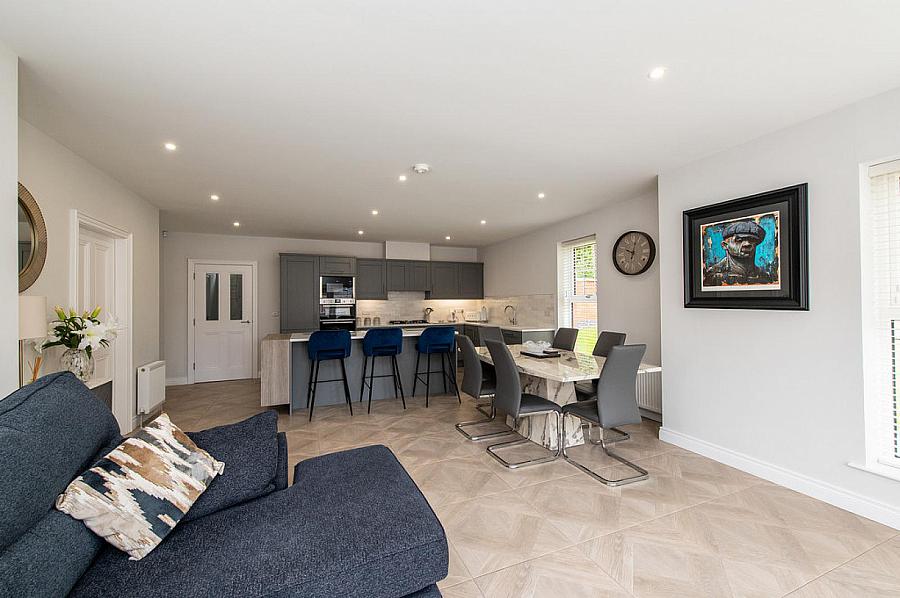 10 Oakfield Park Drive