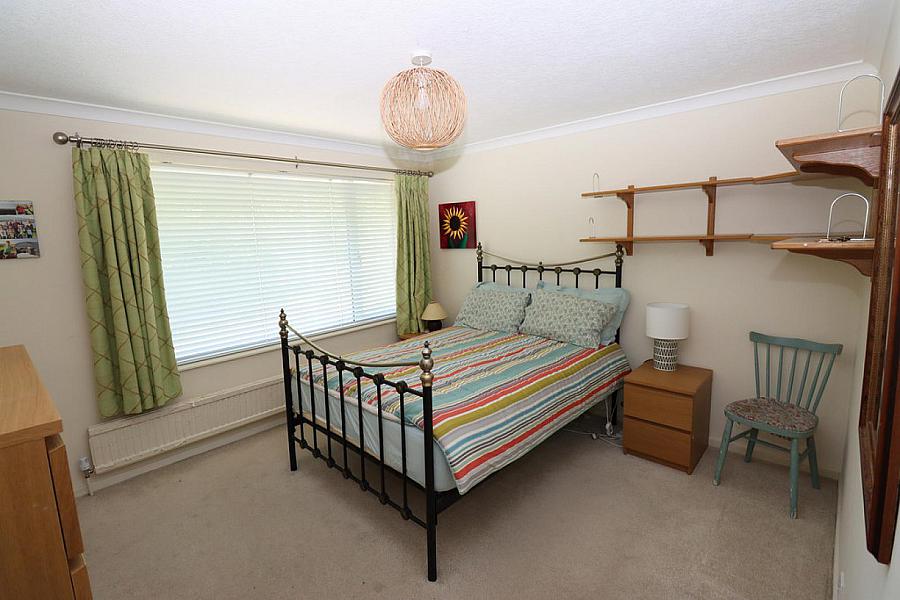 12 Pineview Park
