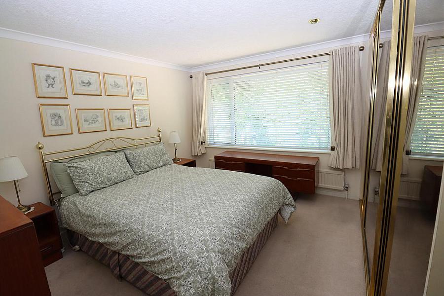 12 Pineview Park