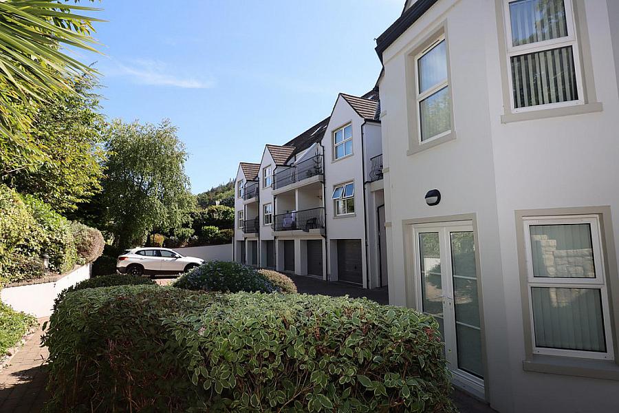 6 Apiary Court