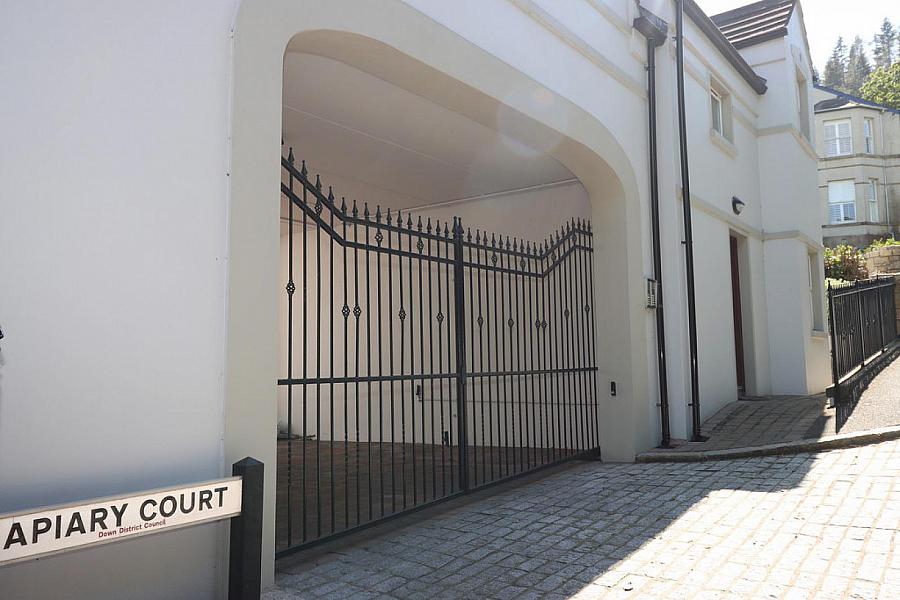 6 Apiary Court