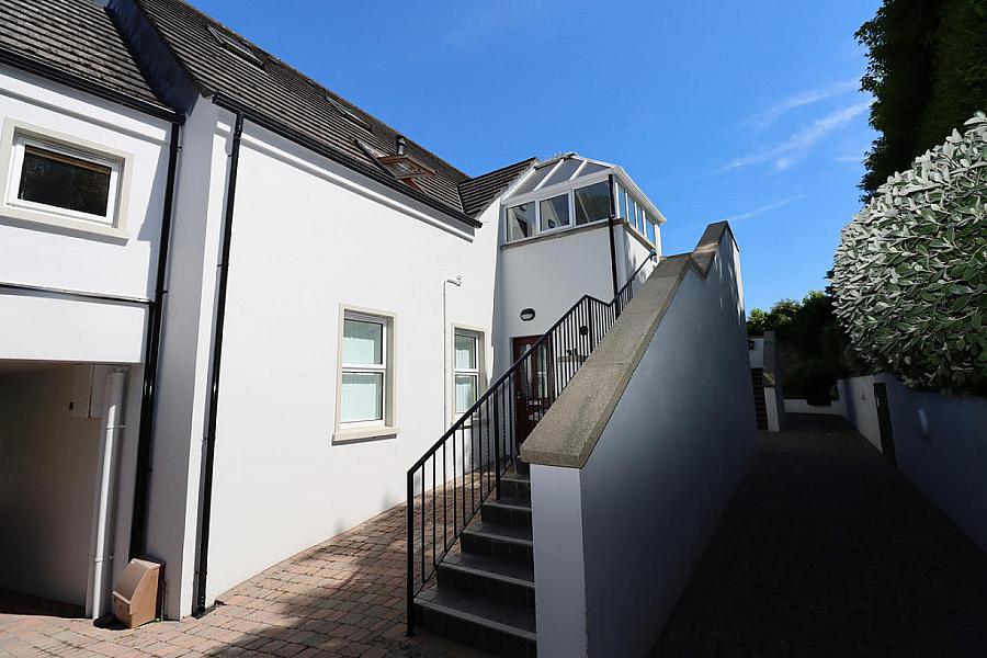 6 Apiary Court