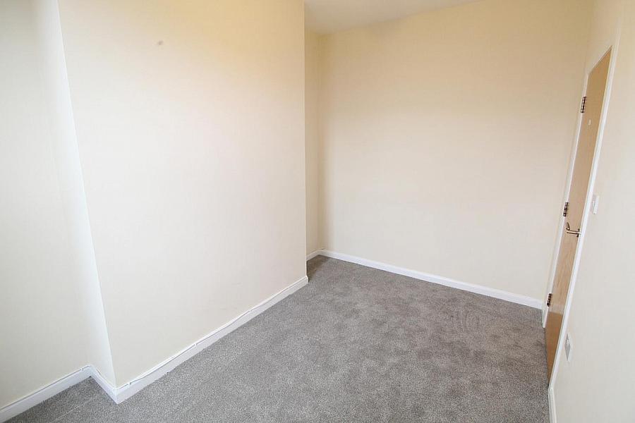 Flat 2 30, Kansas Avenue