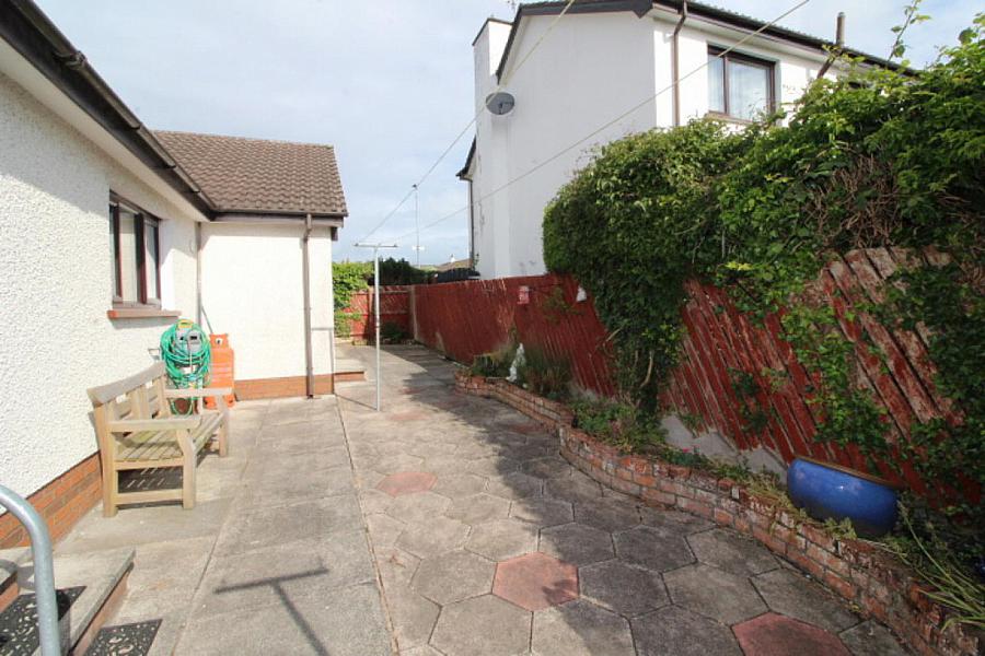 2 Oaklands Meadow