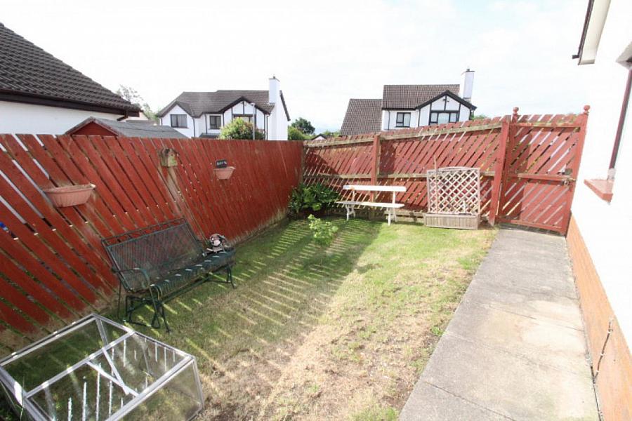 2 Oaklands Meadow