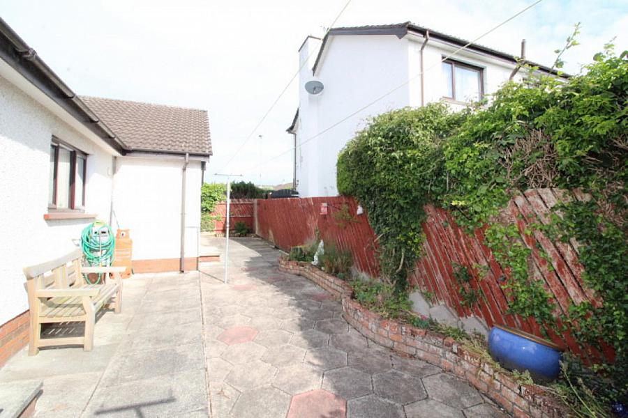 2 Oaklands Meadow