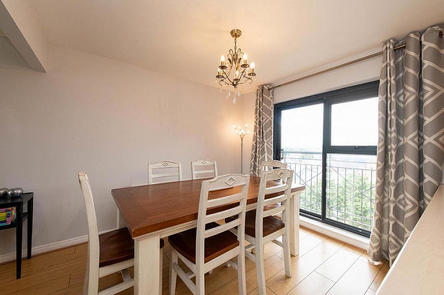Apt 25 Clarendon Quay