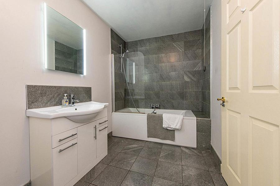 Apt 25 Clarendon Quay
