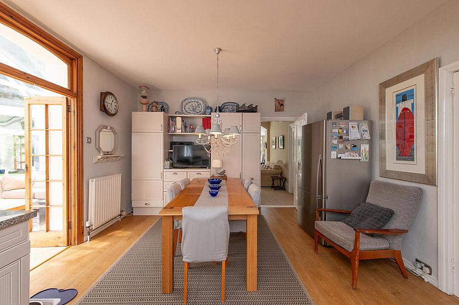 &quot;Latharna&quot;, 14 Lenamore Avenue