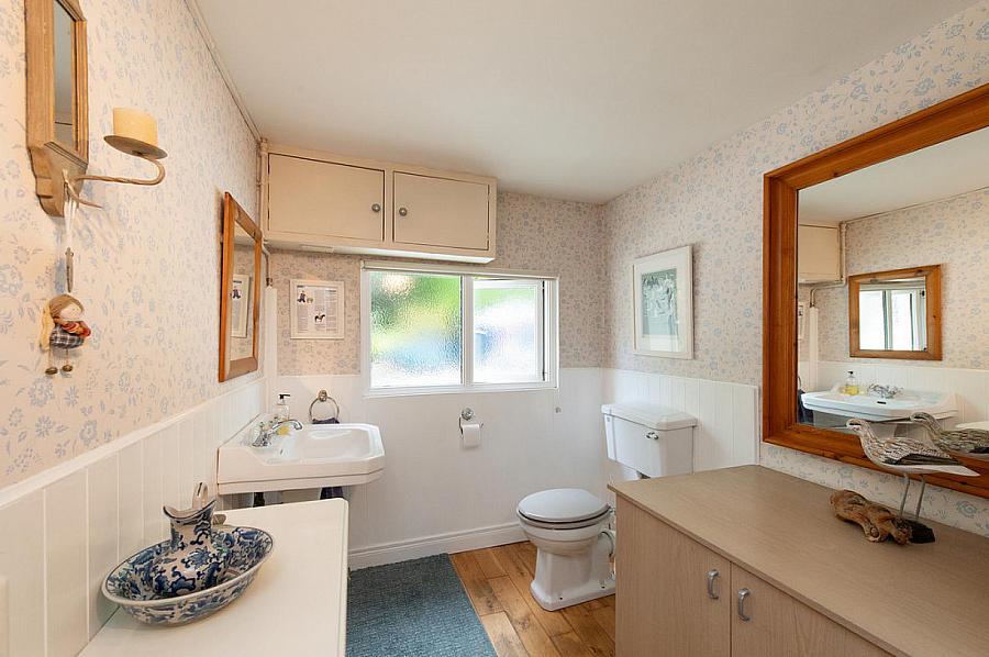 &quot;Latharna&quot;, 14 Lenamore Avenue