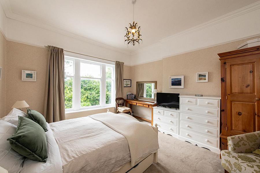 &quot;Latharna&quot;, 14 Lenamore Avenue